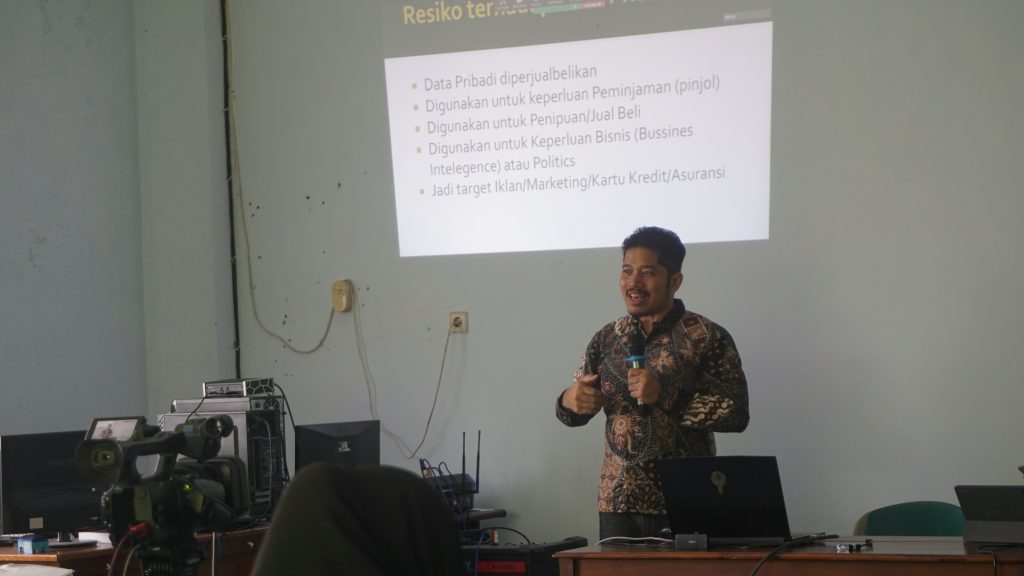 Praktisi Mengajar: Hadirkan Pengalaman Industri Langsung ke Kelas Mahasiswa Teknologi Informasi UNIMMA